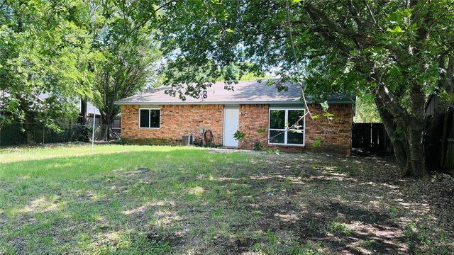 914 Clark Trail, Grand Prairie, TX 75052