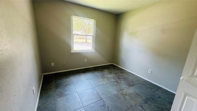 914 Clark Trail, Grand Prairie, TX 75052