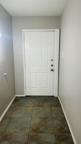 914 Clark Trail, Grand Prairie, TX 75052