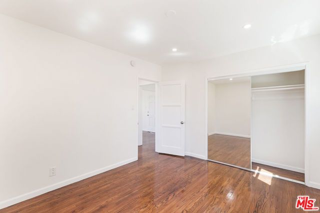 1533 Meadowbrook Avenue, Los Angeles, CA 90019