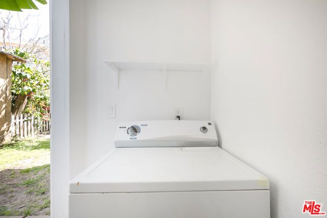 1533 Meadowbrook Avenue, Los Angeles, CA 90019