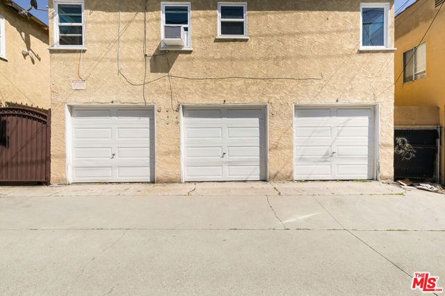 1533 Meadowbrook Avenue, Los Angeles, CA 90019