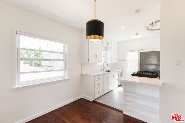 1533 Meadowbrook Avenue, Los Angeles, CA 90019