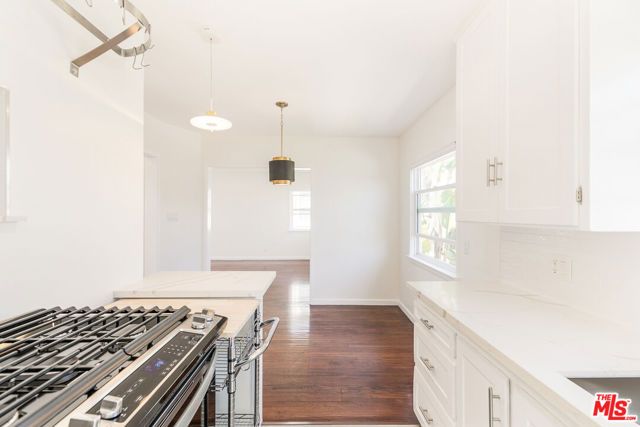 1533 Meadowbrook Avenue, Los Angeles, CA 90019