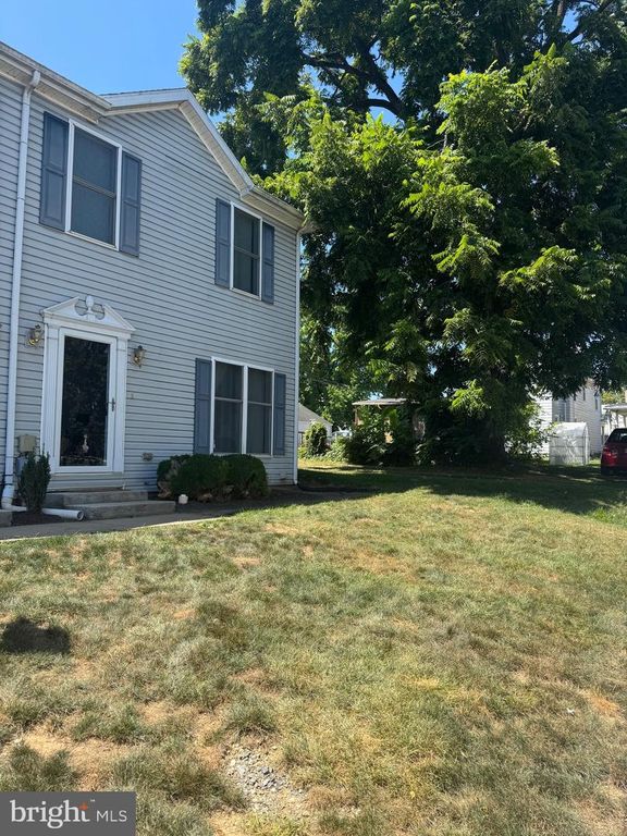 1102 MARKET ST #5, New Cumberland, PA 17070