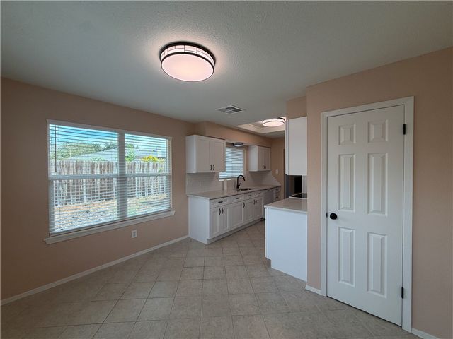 222 Perthshire Dr, Corpus Christi, TX 78418