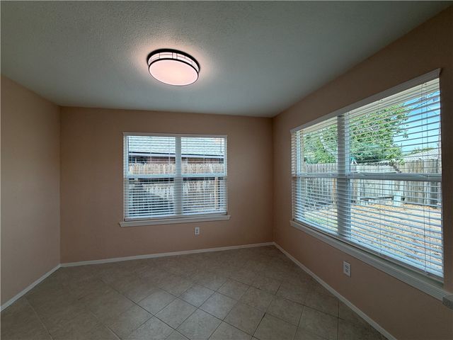 222 Perthshire Dr, Corpus Christi, TX 78418