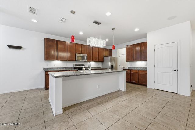 1520 E KINGBIRD Drive, Gilbert, AZ 85297