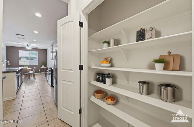 1520 E KINGBIRD Drive, Gilbert, AZ 85297