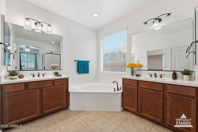 1520 E KINGBIRD Drive, Gilbert, AZ 85297