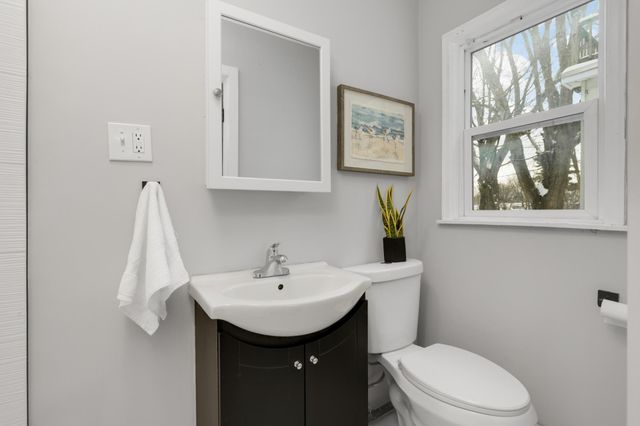 2518 Thomas Avenue N, Minneapolis, MN 55411