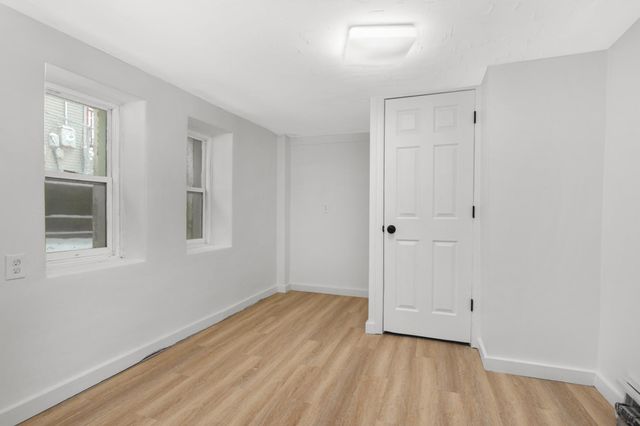 2518 Thomas Avenue N, Minneapolis, MN 55411