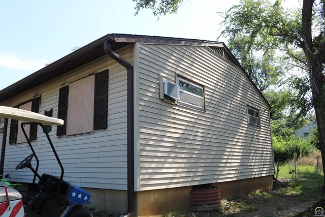 2000 SE Adams St, Topeka, KS 66607