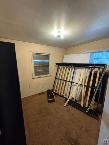 2000 SE Adams St, Topeka, KS 66607