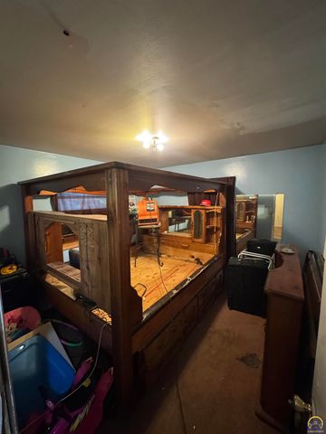 2000 SE Adams St, Topeka, KS 66607