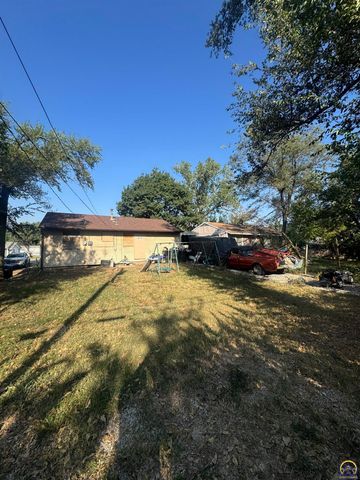 2000 SE Adams St, Topeka, KS 66607