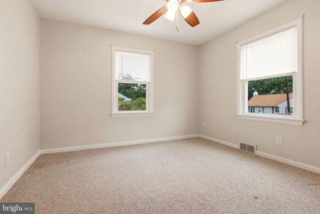 23 MIDDLETON DR, Trenton, NJ 08620