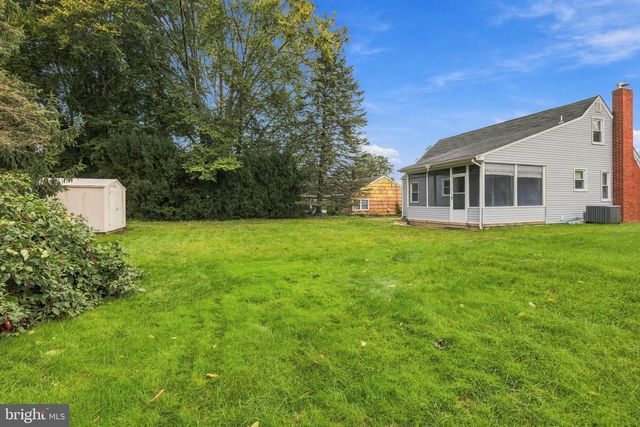 23 MIDDLETON DR, Trenton, NJ 08620