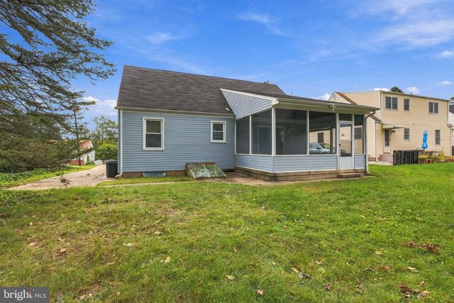 23 MIDDLETON DR, Trenton, NJ 08620