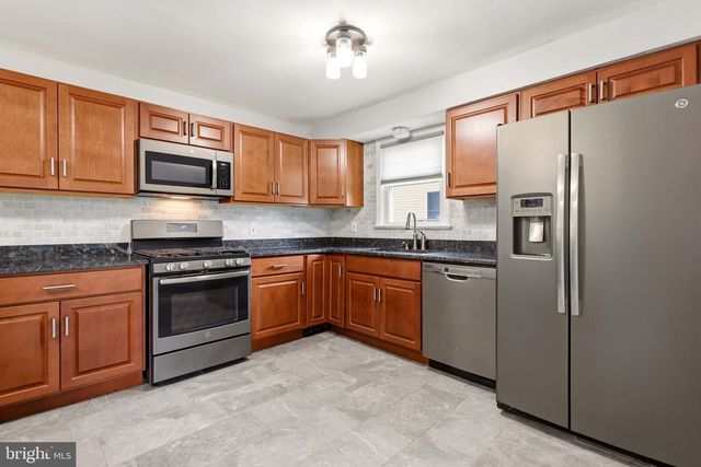 23 MIDDLETON DR, Trenton, NJ 08620