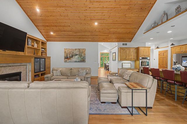 11445 Landing Road, Eden Prairie, MN 55347