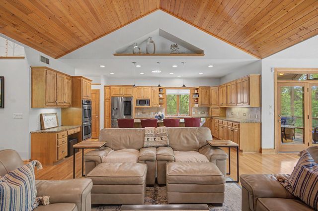11445 Landing Road, Eden Prairie, MN 55347