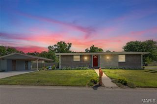5327 Lynwood Court, Godfrey, IL 62035