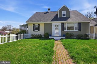 2 MEDIAN DR, Wilmington, DE 19803