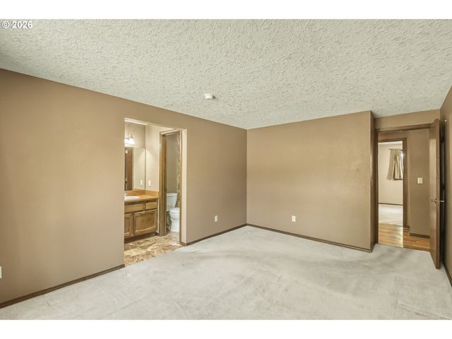 5077 Sw 158TH Ave, Beaverton, OR 97007