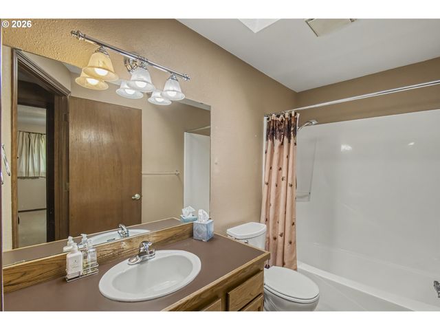 5077 Sw 158TH Ave, Beaverton, OR 97007
