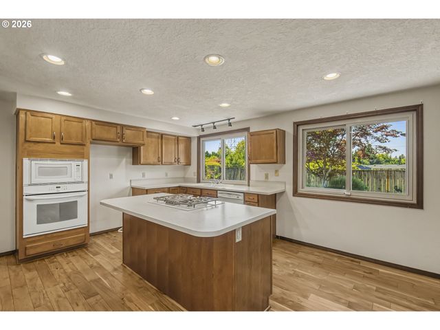 5077 Sw 158TH Ave, Beaverton, OR 97007