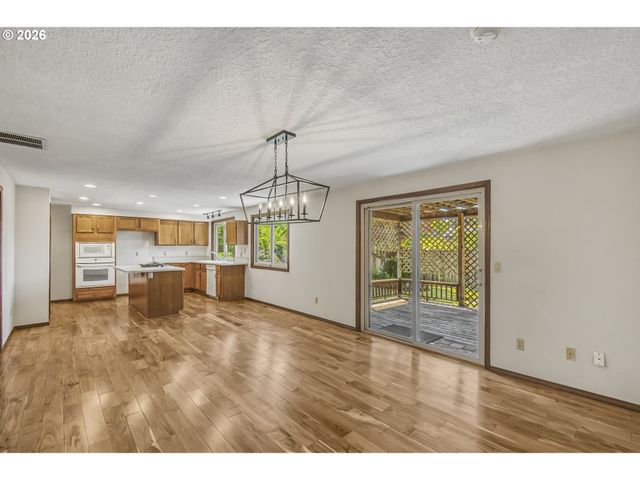 5077 Sw 158TH Ave, Beaverton, OR 97007
