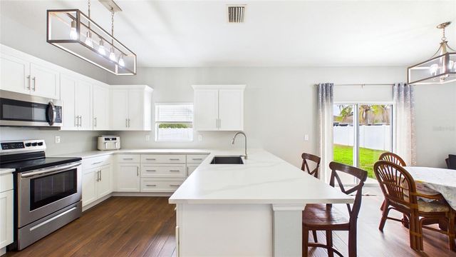 601 19TH STREET NW, Ruskin, FL 33570