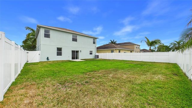 601 19TH STREET NW, Ruskin, FL 33570
