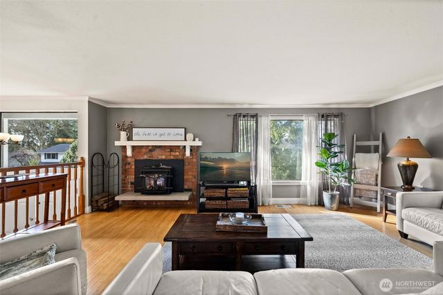 32808 4th Avenue SW, Federal Way, WA 98023