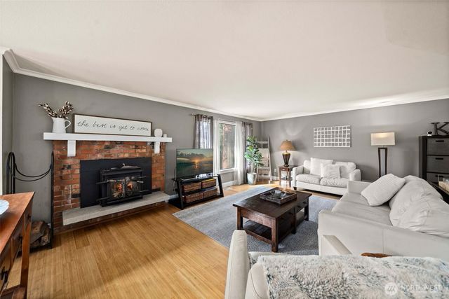 32808 4th Avenue SW, Federal Way, WA 98023