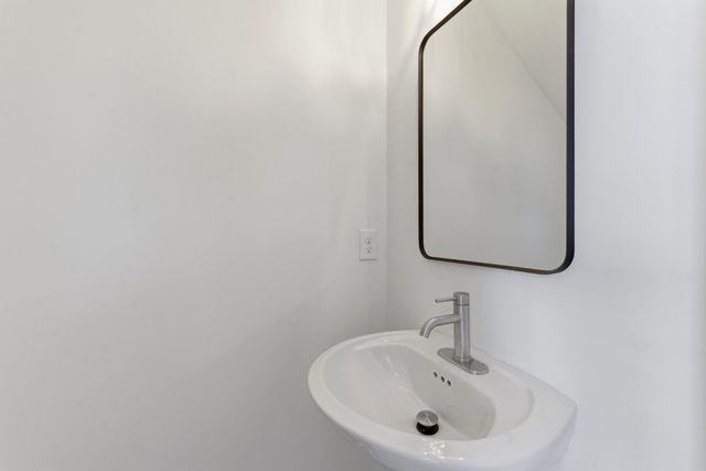 2025 Pinecrest Dr, Nashville, TN 37211