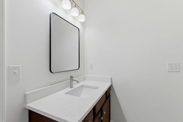 2025 Pinecrest Dr, Nashville, TN 37211