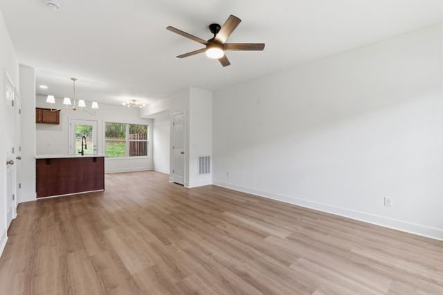 2025 Pinecrest Dr, Nashville, TN 37211