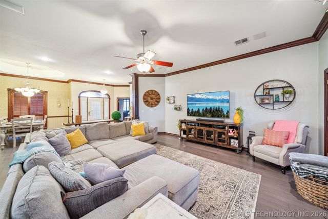 1215 Lyndsey Lane, Pryor, OK 74361