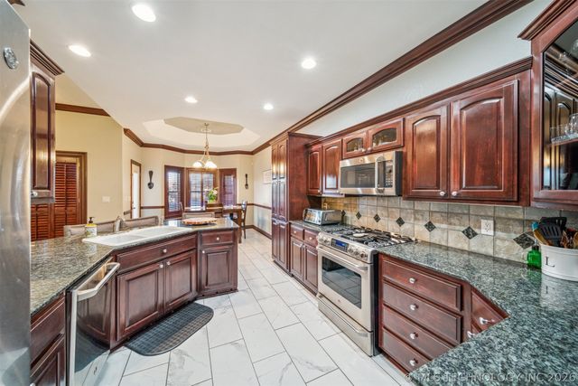 1215 Lyndsey Lane, Pryor, OK 74361