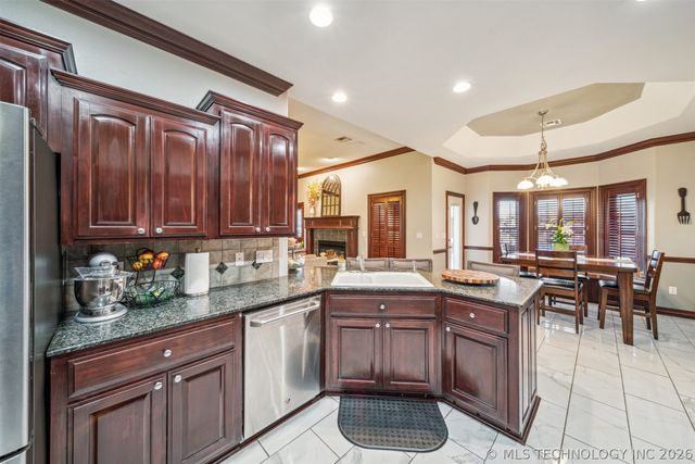 1215 Lyndsey Lane, Pryor, OK 74361