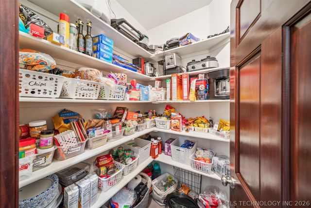 1215 Lyndsey Lane, Pryor, OK 74361