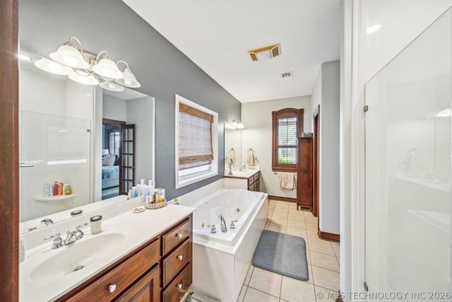 1215 Lyndsey Lane, Pryor, OK 74361