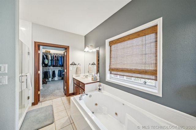 1215 Lyndsey Lane, Pryor, OK 74361