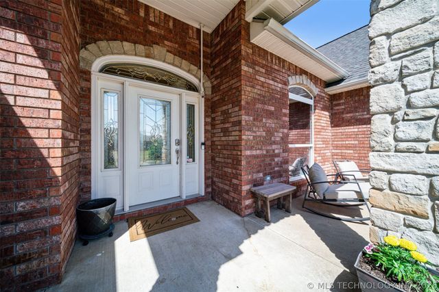 1215 Lyndsey Lane, Pryor, OK 74361