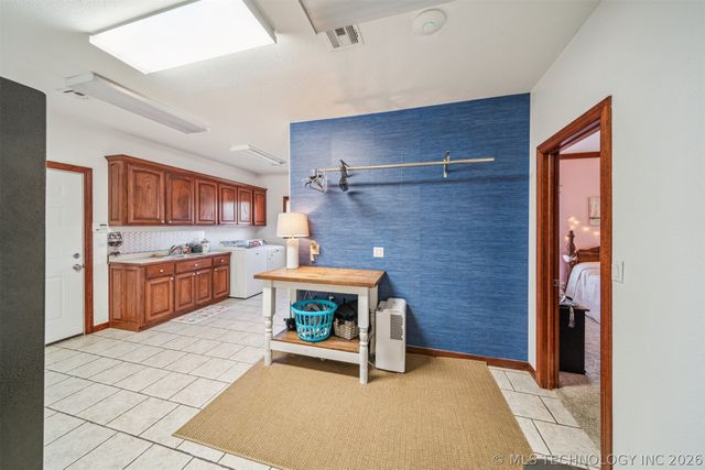 1215 Lyndsey Lane, Pryor, OK 74361