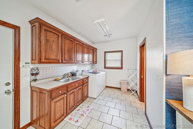 1215 Lyndsey Lane, Pryor, OK 74361