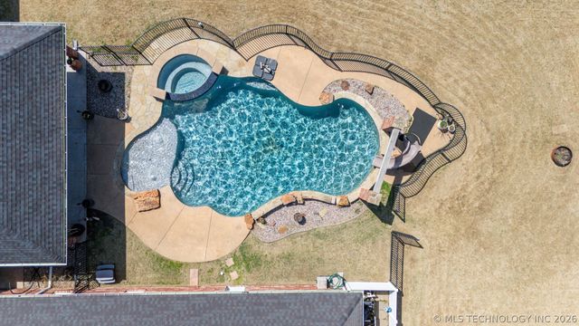 1215 Lyndsey Lane, Pryor, OK 74361