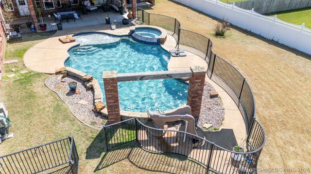 1215 Lyndsey Lane, Pryor, OK 74361